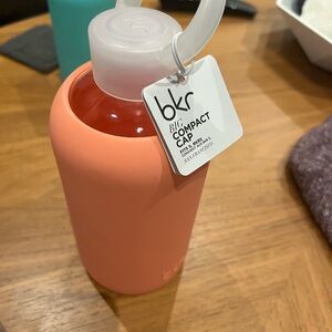 bkr Peach Water Bottle with Big Compact Cap